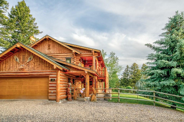 300 Running Horse Trail